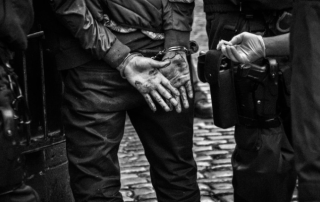 donna si difende con spray antiaggressione: arrestato l’ex compagno