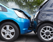 carabinieri usano lo spray al peperoncino per fermare un 26enne che ha danneggiato auto e molestato passanti