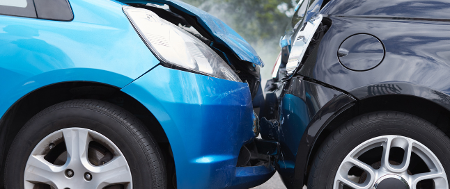 carabinieri usano lo spray al peperoncino per fermare un 26enne che ha danneggiato auto e molestato passanti